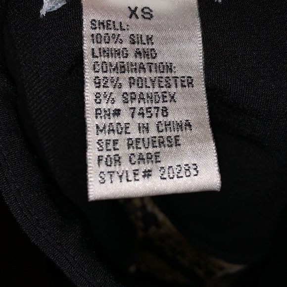 🚨SOLD ELSEWHERE!🚨Cache Beaded Silk Animal Print “V” Hem Halter Top - Picture 5 of 6